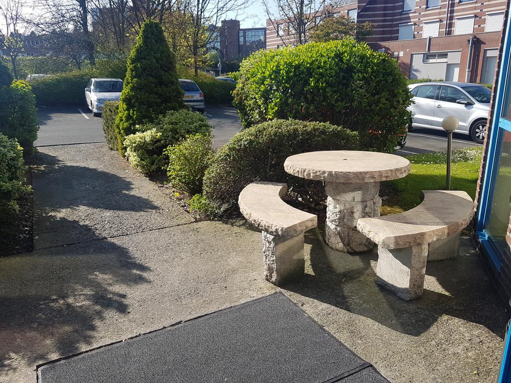 Hotel Du Stade Ex Kyriad Direct Lille Est Stade Pierre Mauroy Вильнёв-д'Аск Экстерьер фото