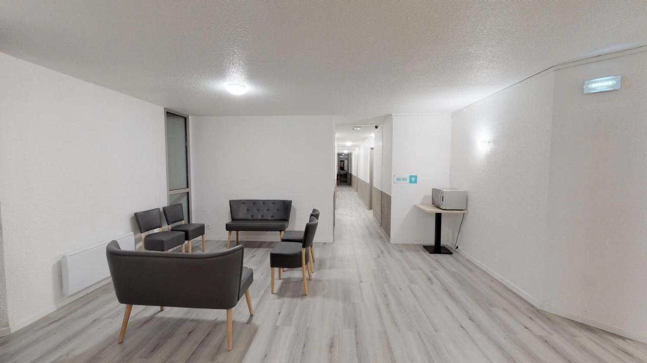 Hotel Du Stade Ex Kyriad Direct Lille Est Stade Pierre Mauroy Вильнёв-д'Аск Экстерьер фото