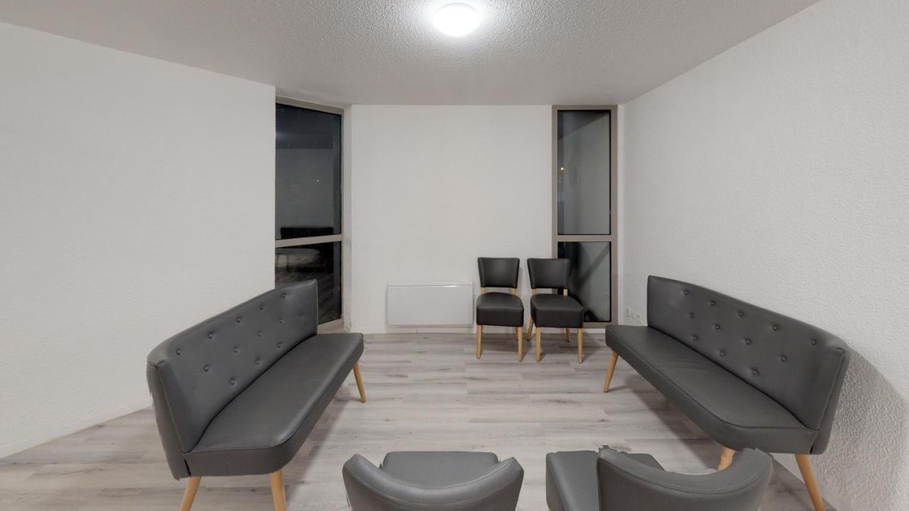 Hotel Du Stade Ex Kyriad Direct Lille Est Stade Pierre Mauroy Вильнёв-д'Аск Экстерьер фото